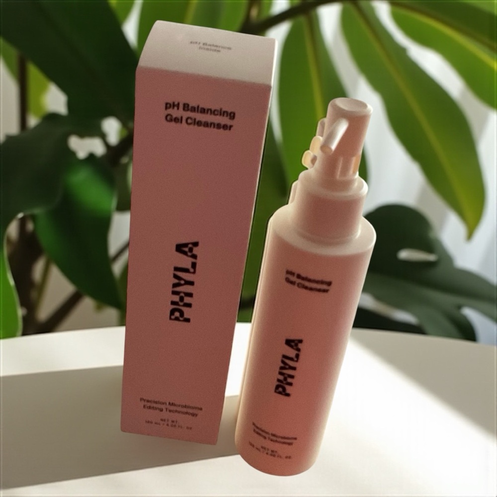 Phyla pH Balancing Gel Cleanser - 120 ml.